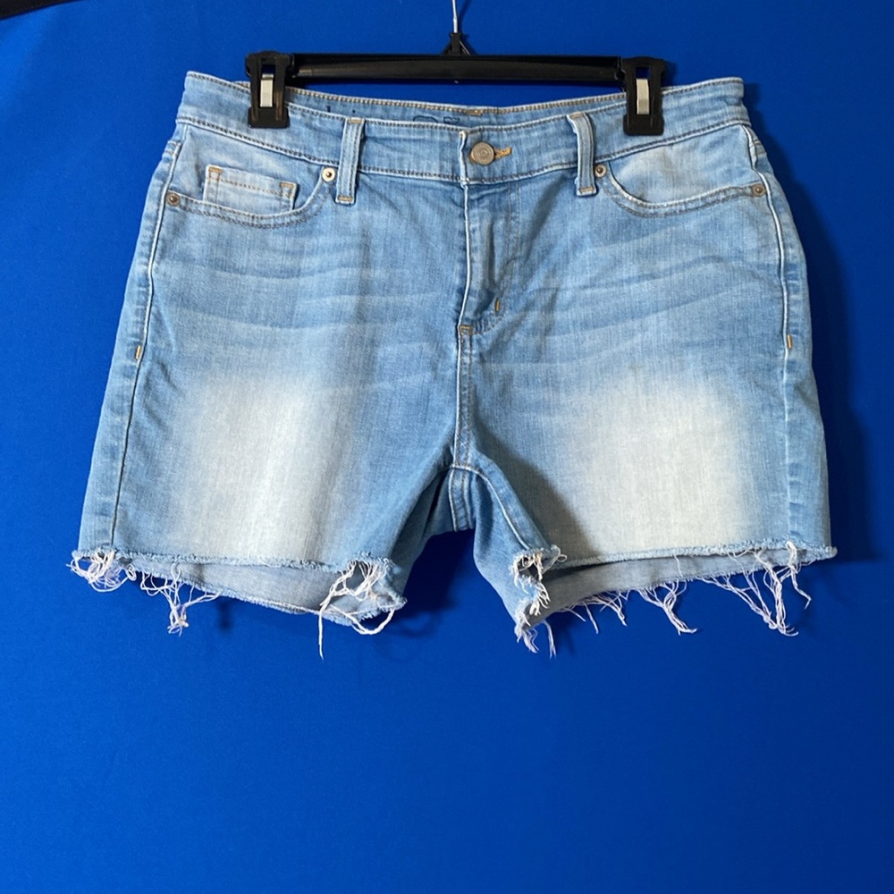 Vineyard Vines Women's Light Blue Denim Shorts w/Frayed Hem Size 8